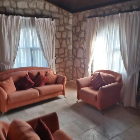 Tas Konak Πανσιόν