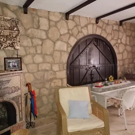 Πανσιόν Tas Konak